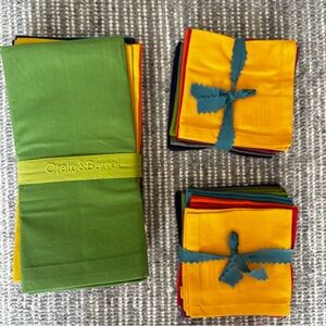 Crate&Barrel Bright Cloth Napkin Set in Green and Yellow with Multicolor Accents